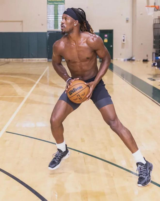 羽毛球比赛 羽毛球比赛