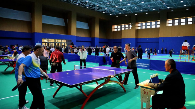 而保罗则更 而保罗则更