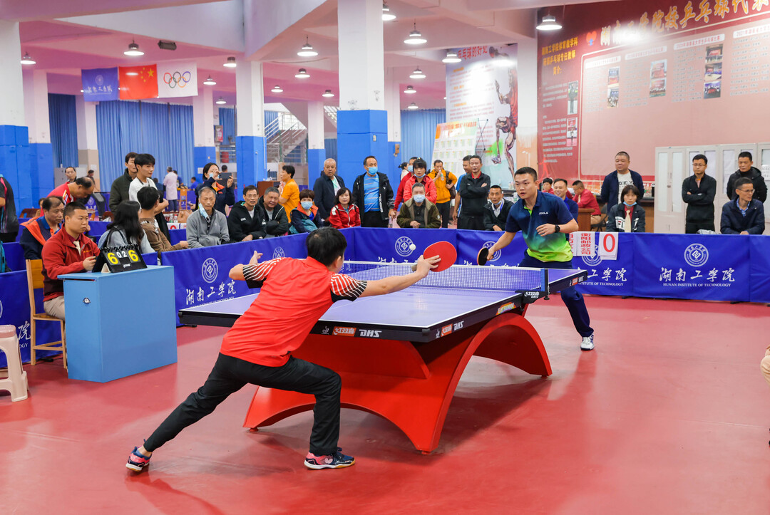 大的竞争对 大的竞争对